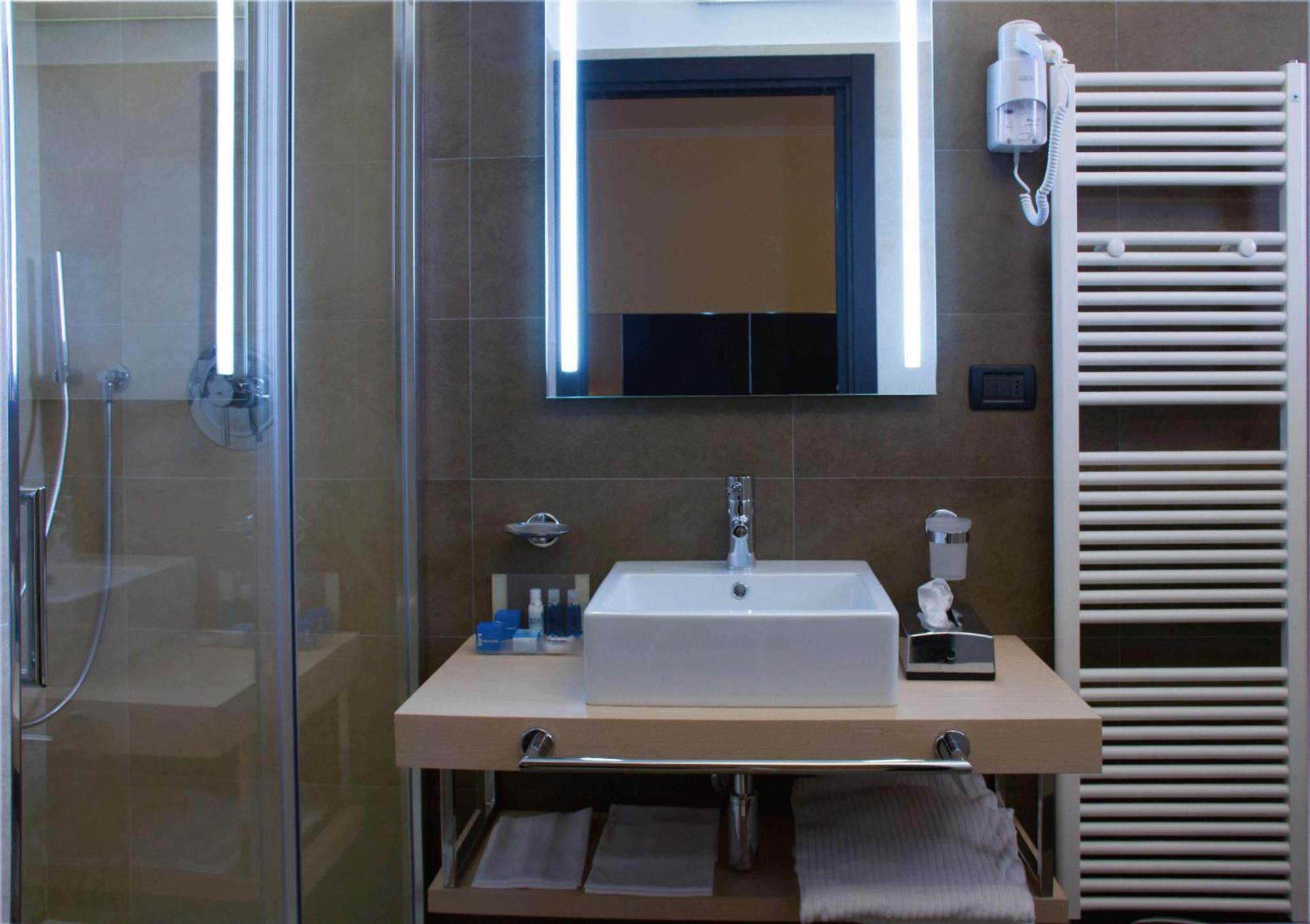 Hotel Imperial San Benedetto del Tronto Bagian luar foto
