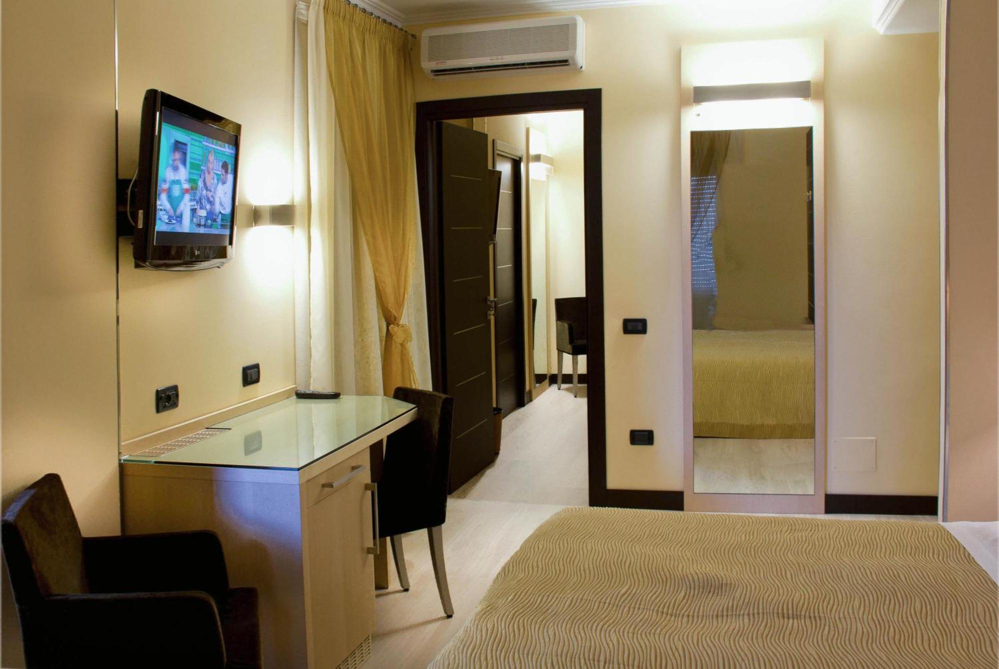 Hotel Imperial San Benedetto del Tronto Bagian luar foto