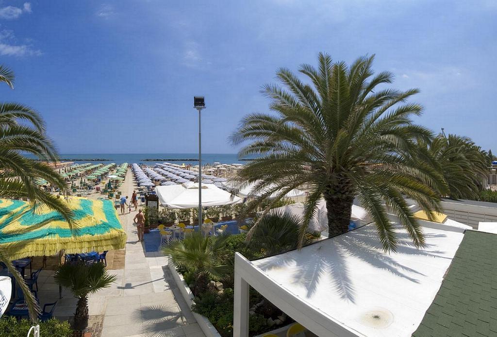 Hotel Imperial San Benedetto del Tronto Bagian luar foto