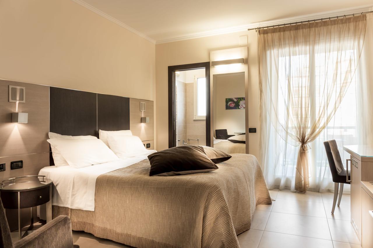 Hotel Imperial San Benedetto del Tronto Bagian luar foto