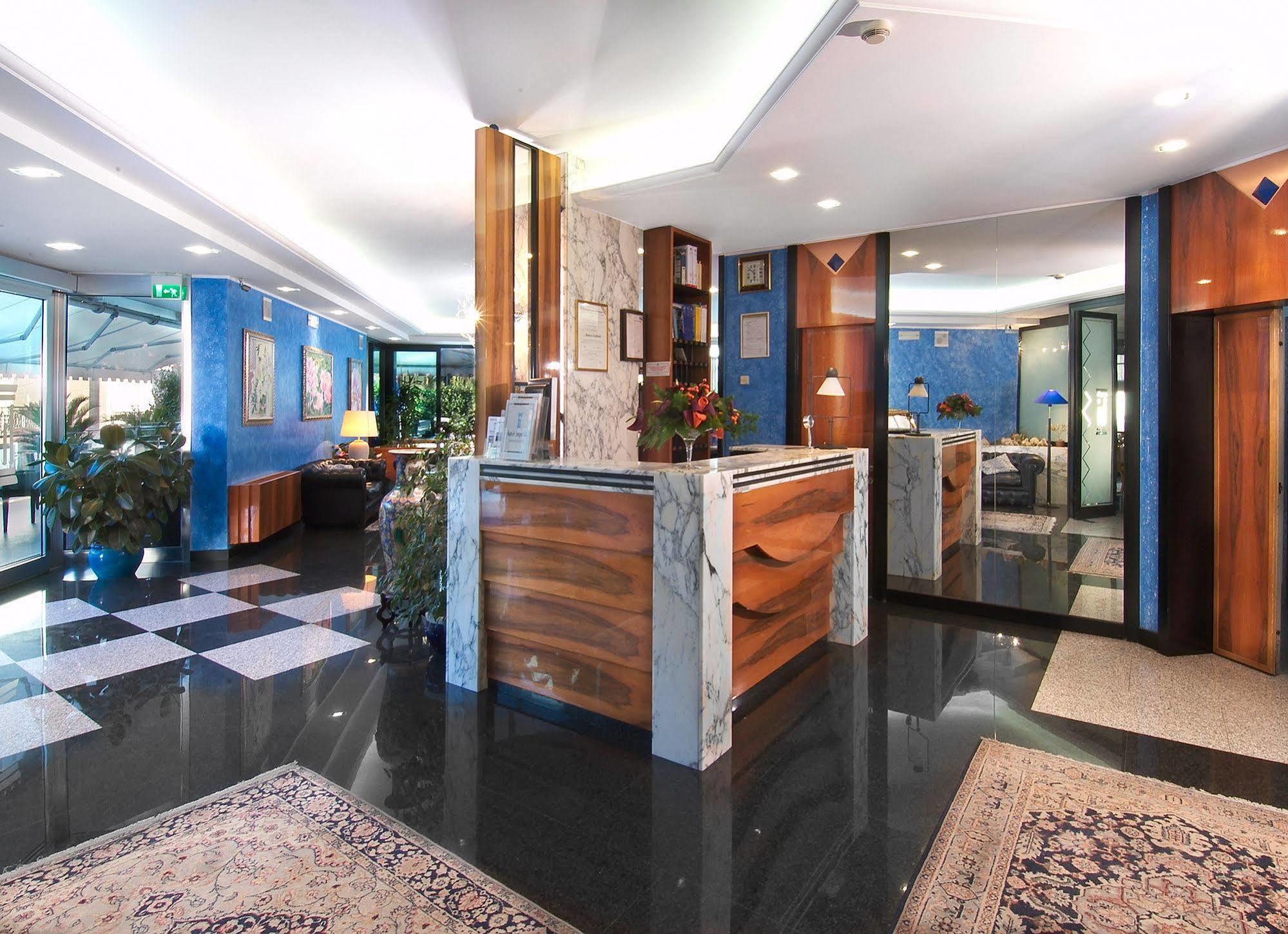Hotel Imperial San Benedetto del Tronto Bagian luar foto
