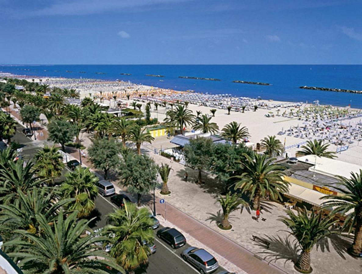 Hotel Imperial San Benedetto del Tronto Bagian luar foto
